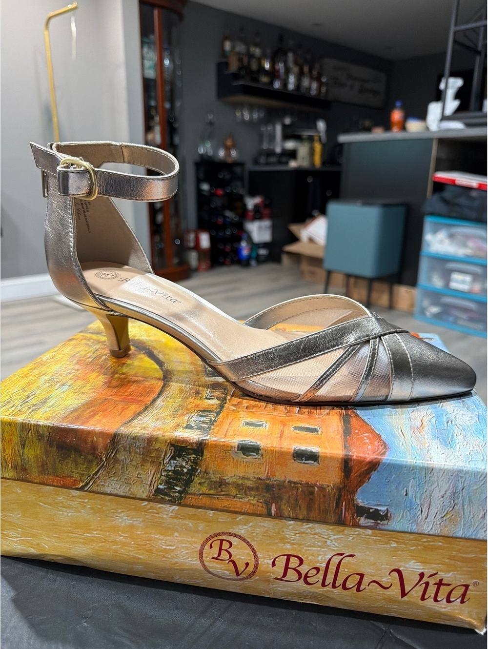 Bella Vita Malani Champagne Leather Kitten Heels, Size 12N